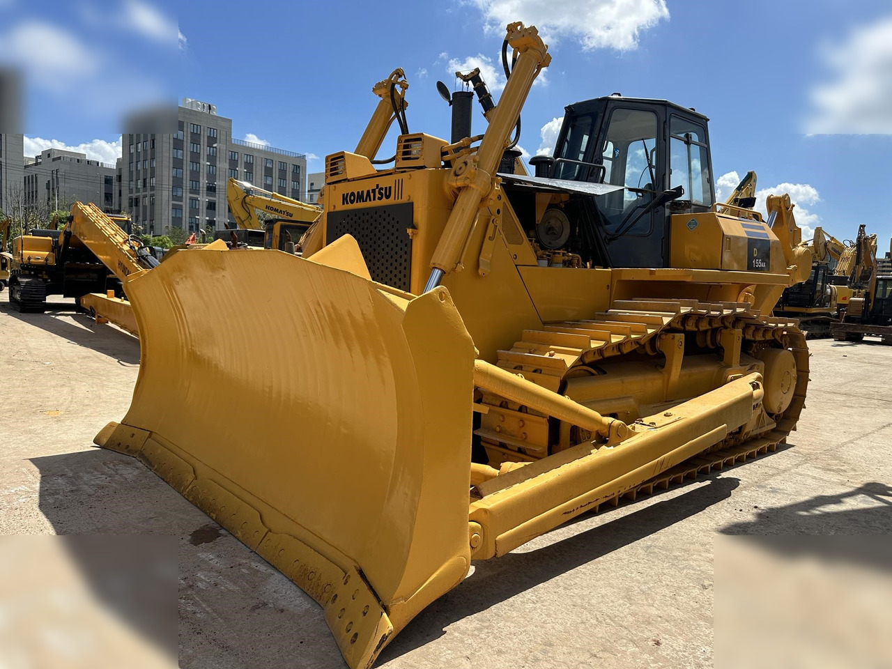 KOMATSU D155A-5 - Bulldozer: afbeelding 2 KOMATSU D155A-5 - Bulldozer: afbeelding 2