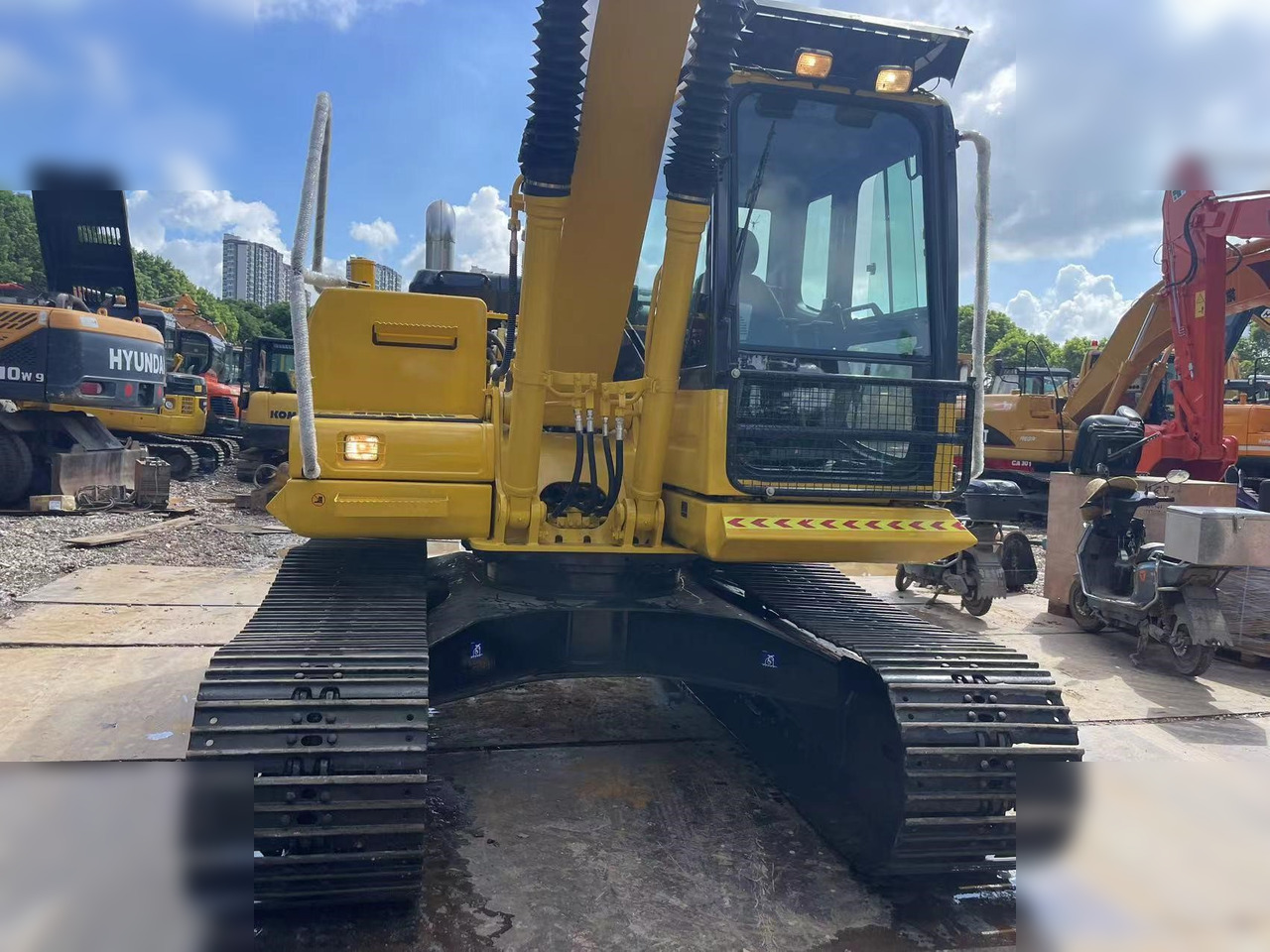 KOMATSU PC120-8 - Rupsgraafmachine: afbeelding 4 KOMATSU PC120-8 - Rupsgraafmachine: afbeelding 4