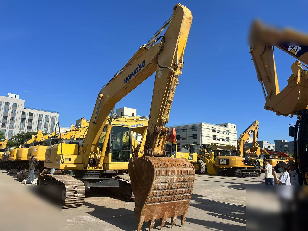 KOMATSU PC220-7 - Rupsgraafmachine: afbeelding 4 KOMATSU PC220-7 - Rupsgraafmachine: afbeelding 4