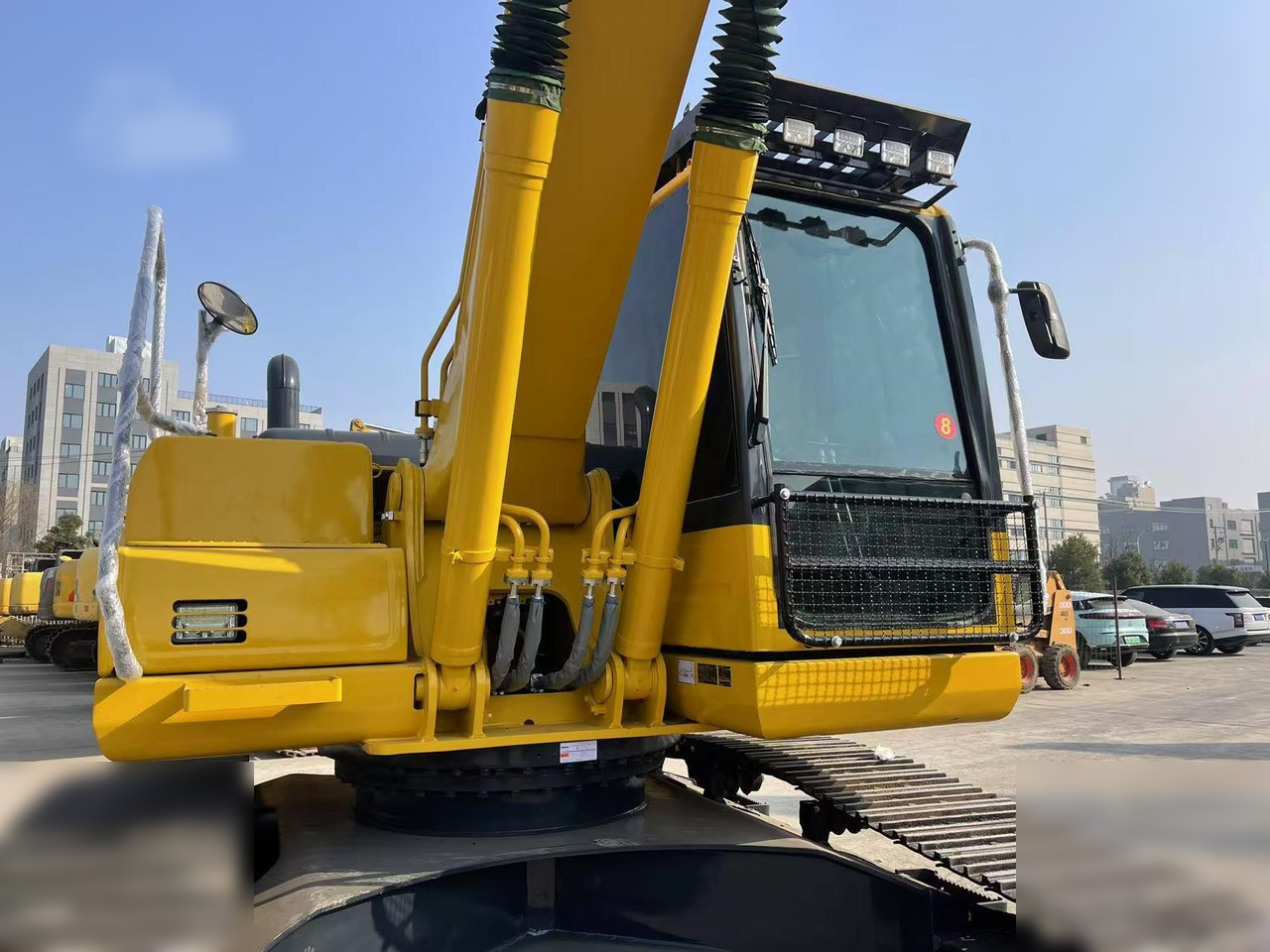 KOMATSU PC220-8 - Rupsgraafmachine: afbeelding 3 KOMATSU PC220-8 - Rupsgraafmachine: afbeelding 3