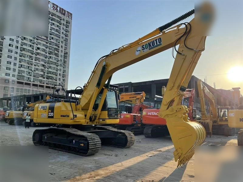 KOMATSU PC220-8 - Rupsgraafmachine: afbeelding 3 KOMATSU PC220-8 - Rupsgraafmachine: afbeelding 3