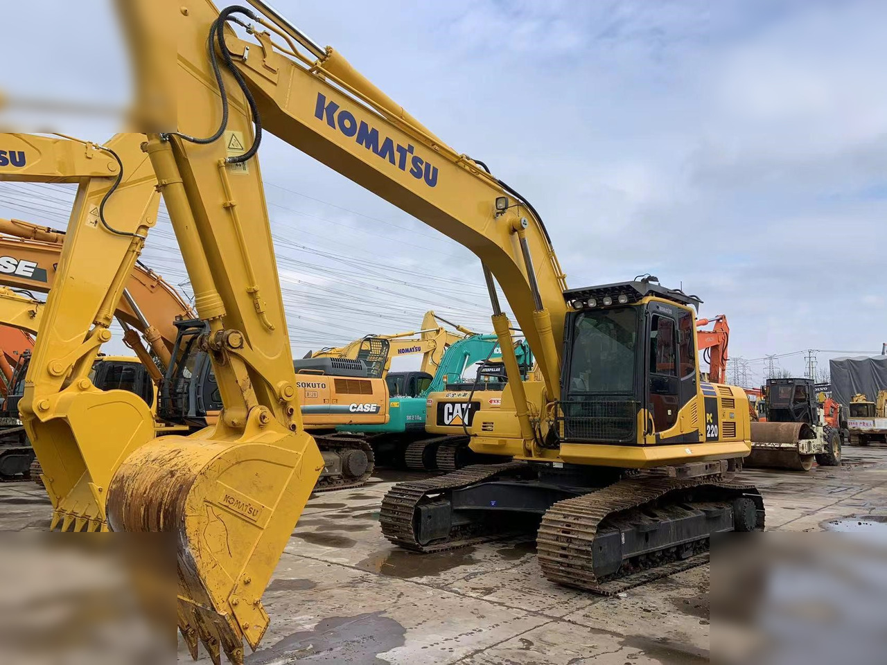 KOMATSU PC220-8 - Rupsgraafmachine: afbeelding 1 KOMATSU PC220-8 - Rupsgraafmachine: afbeelding 1