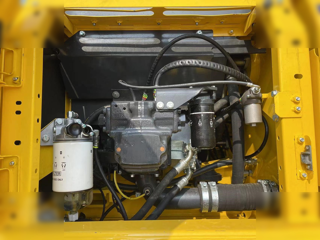KOMATSU PC220-8 - Rupsgraafmachine: afbeelding 5 KOMATSU PC220-8 - Rupsgraafmachine: afbeelding 5