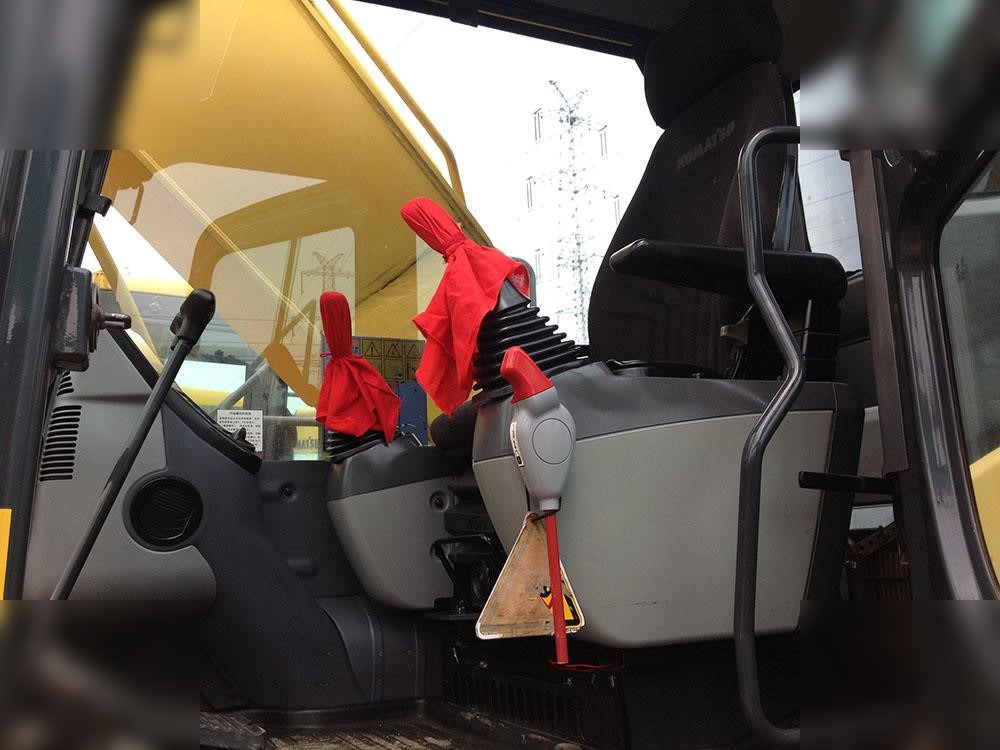 KOMATSU PC220-8 - Rupsgraafmachine: afbeelding 3 KOMATSU PC220-8 - Rupsgraafmachine: afbeelding 3