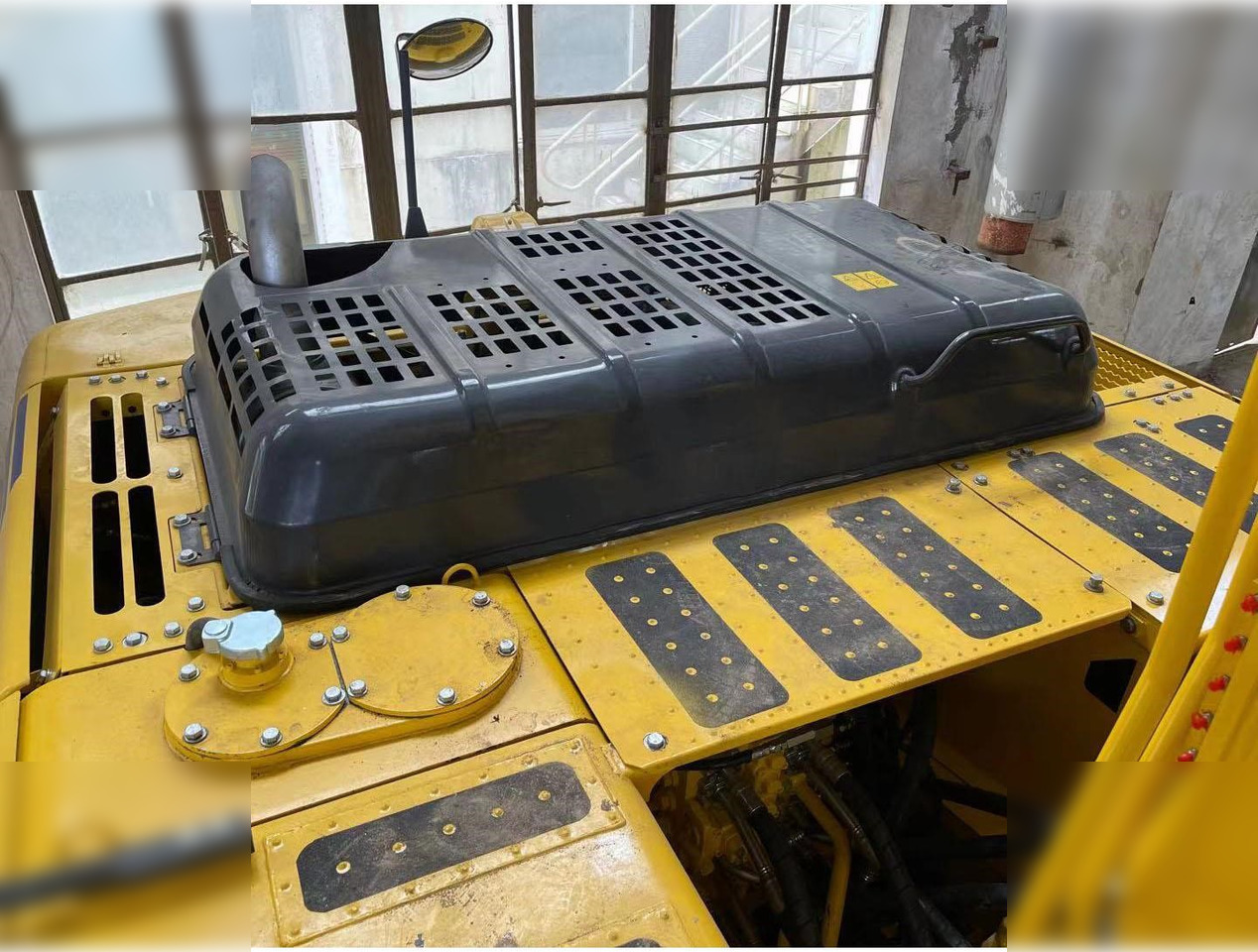KOMATSU PC220-8N1 - Rupsgraafmachine: afbeelding 2 KOMATSU PC220-8N1 - Rupsgraafmachine: afbeelding 2