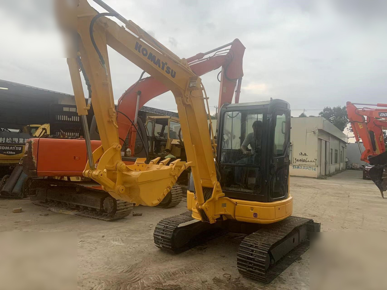 KOMATSU PC40MR-2 - Minigraafmachine: afbeelding 4 KOMATSU PC40MR-2 - Minigraafmachine: afbeelding 4