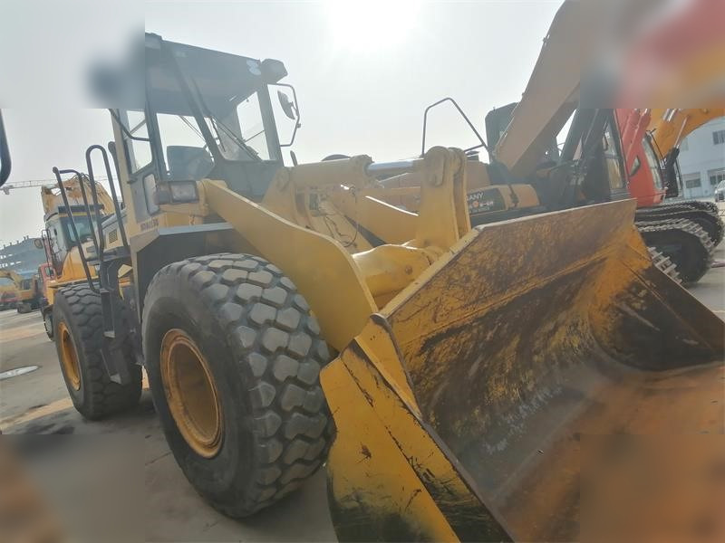 KOMATSU WA320-3 - Wiellader: afbeelding 2 KOMATSU WA320-3 - Wiellader: afbeelding 2