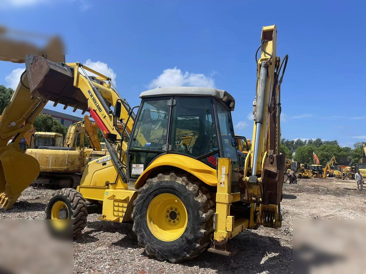 NEW HOLLAND B95B - Graaflaadmachine: afbeelding 3 NEW HOLLAND B95B - Graaflaadmachine: afbeelding 3