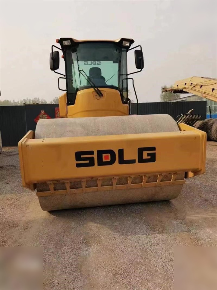 SDLG RS8140H - Schapenpootwals/ Grondverdichter: afbeelding 3 SDLG RS8140H - Schapenpootwals/ Grondverdichter: afbeelding 3