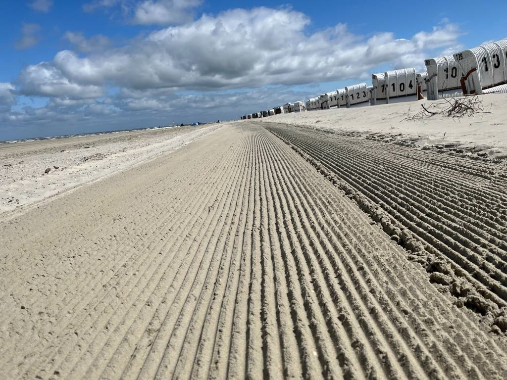 Strandrensare , Beach Teach BT 2000 till salu el. - Gemeentelijke machine/ Speciaal: afbeelding 2 Strandrensare , Beach Teach BT 2000 till salu el. - Gemeentelijke machine/ Speciaal: afbeelding 2