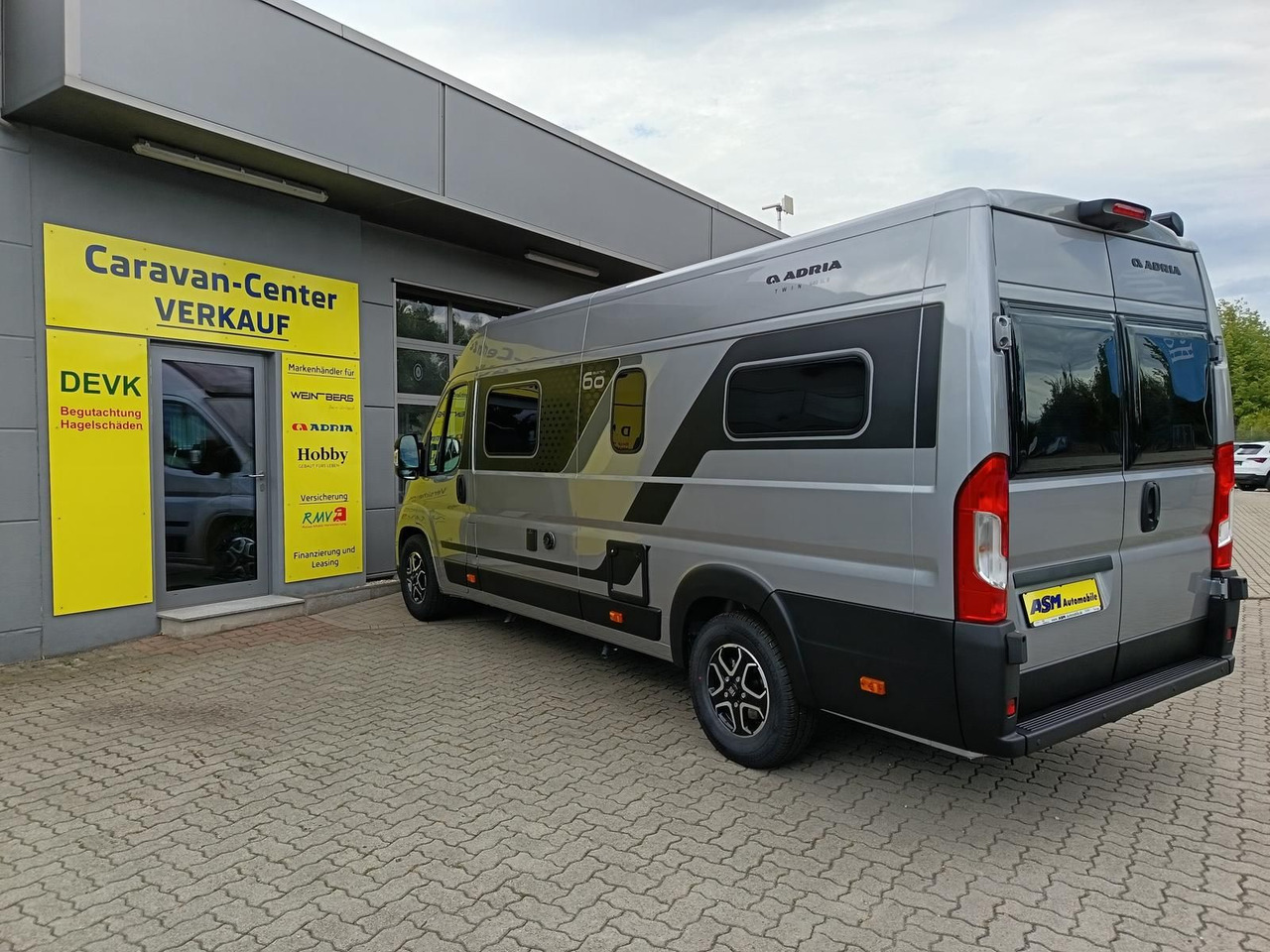 Adria Twin "60Y" 640 SLB 4,25MAXI*JUBILEE*MARKISE*LED - Buscamper: afbeelding 5 Adria Twin "60Y" 640 SLB 4,25MAXI*JUBILEE*MARKISE*LED - Buscamper: afbeelding 5