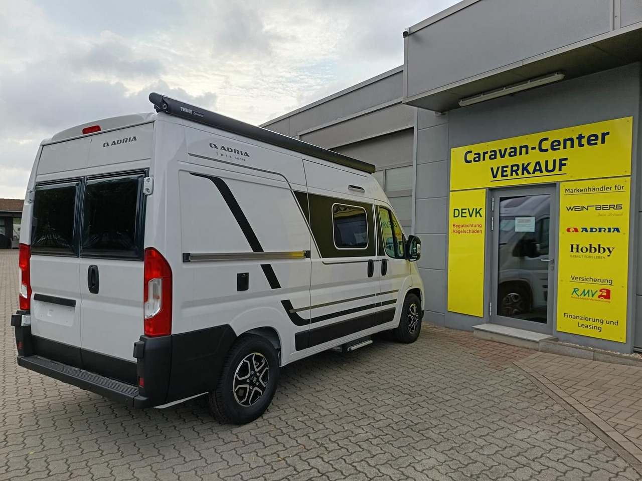 Adria Twin ALL-IN 540 SP*AUTOMATIK*SAFETY*STYLE*SOFORT - Buscamper: afbeelding 4 Adria Twin ALL-IN 540 SP*AUTOMATIK*SAFETY*STYLE*SOFORT - Buscamper: afbeelding 4