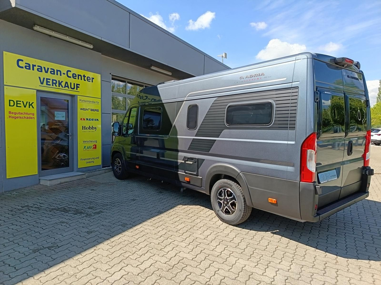 Adria Twin Edition 640 SGX Maxi 132kW*138L KÜHLSCHRANK - Buscamper: afbeelding 5 Adria Twin Edition 640 SGX Maxi 132kW*138L KÜHLSCHRANK - Buscamper: afbeelding 5