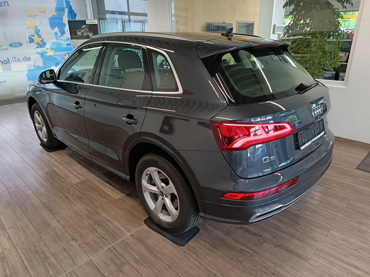 Audi Q5 40 TDI Quattro S-Line*AHK*NAVI*LED*R-KAM*DAB* - SUV: afbeelding 4 Audi Q5 40 TDI Quattro S-Line*AHK*NAVI*LED*R-KAM*DAB* - SUV: afbeelding 4