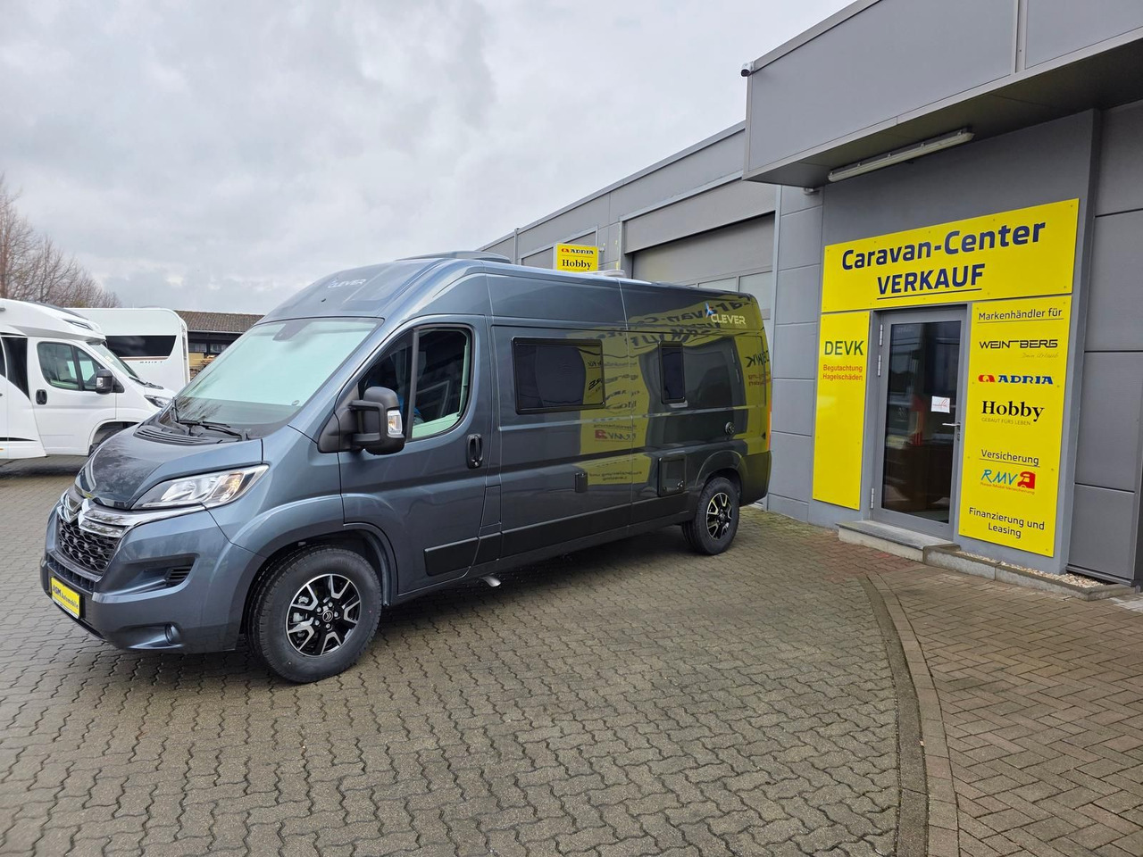 Clever Celebration 600*121kW*SCHWENKBAD*SEASON SALE* - Buscamper: afbeelding 4 Clever Celebration 600*121kW*SCHWENKBAD*SEASON SALE* - Buscamper: afbeelding 4