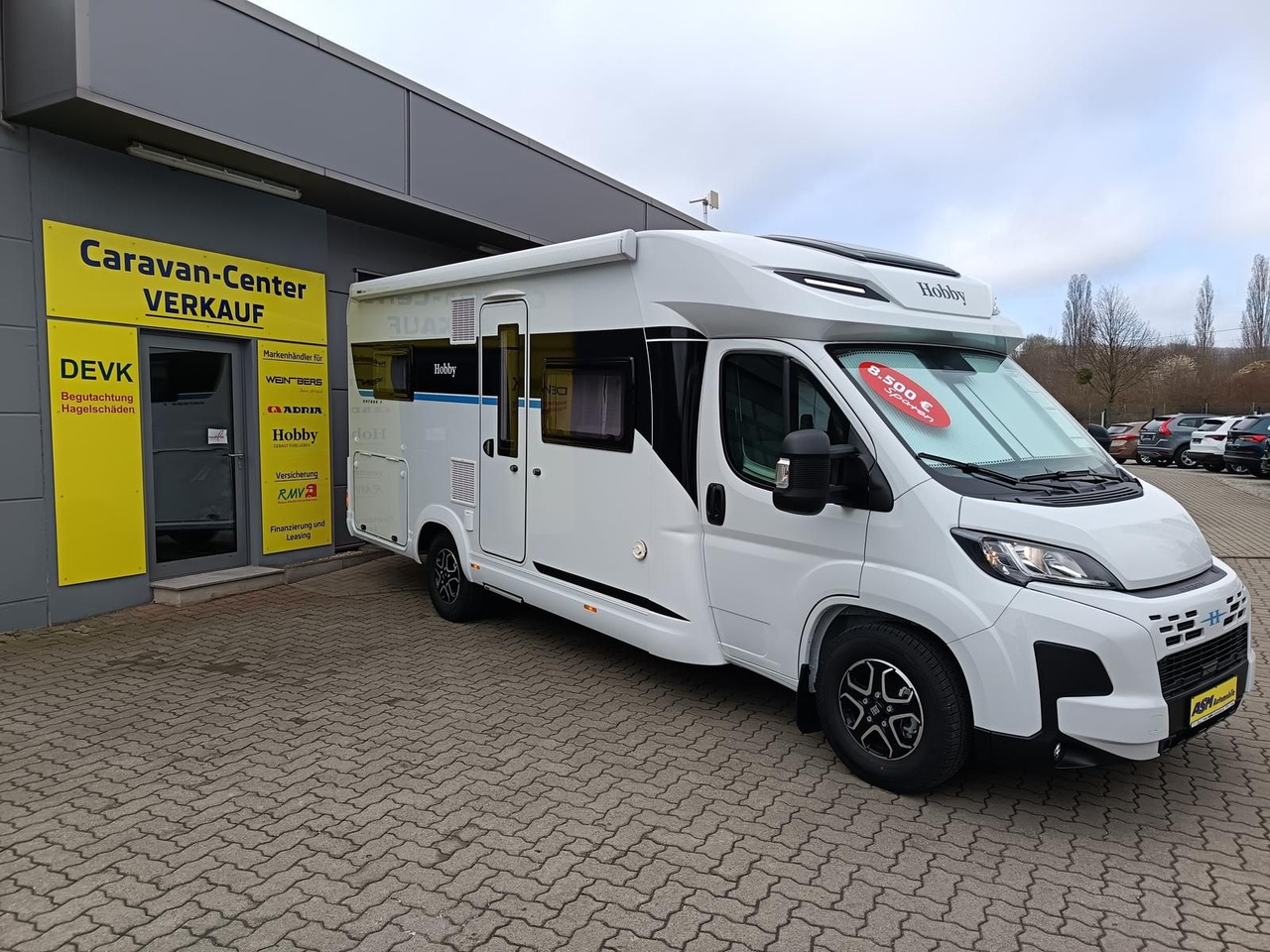 Hobby Ontour T 700 FH*180PS*CAMPERNET*LITHIUM*MARKISE* - Half integraal camper: afbeelding 2 Hobby Ontour T 700 FH*180PS*CAMPERNET*LITHIUM*MARKISE* - Half integraal camper: afbeelding 2