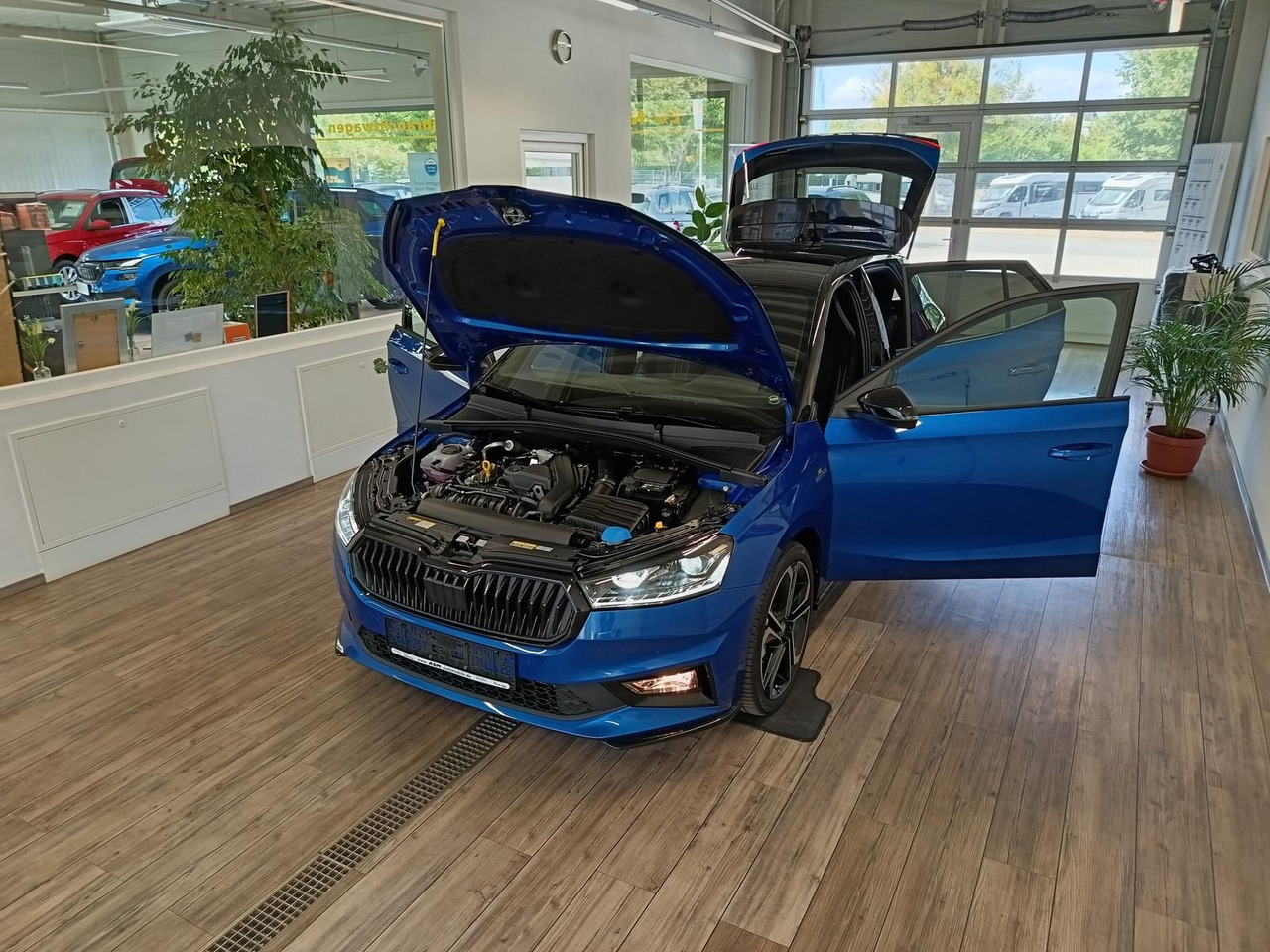 Skoda Fabia Monte Carlo 110 kW DSG*LED*ACC*R-KAM*KESSY - Sedan: afbeelding 2 Skoda Fabia Monte Carlo 110 kW DSG*LED*ACC*R-KAM*KESSY - Sedan: afbeelding 2