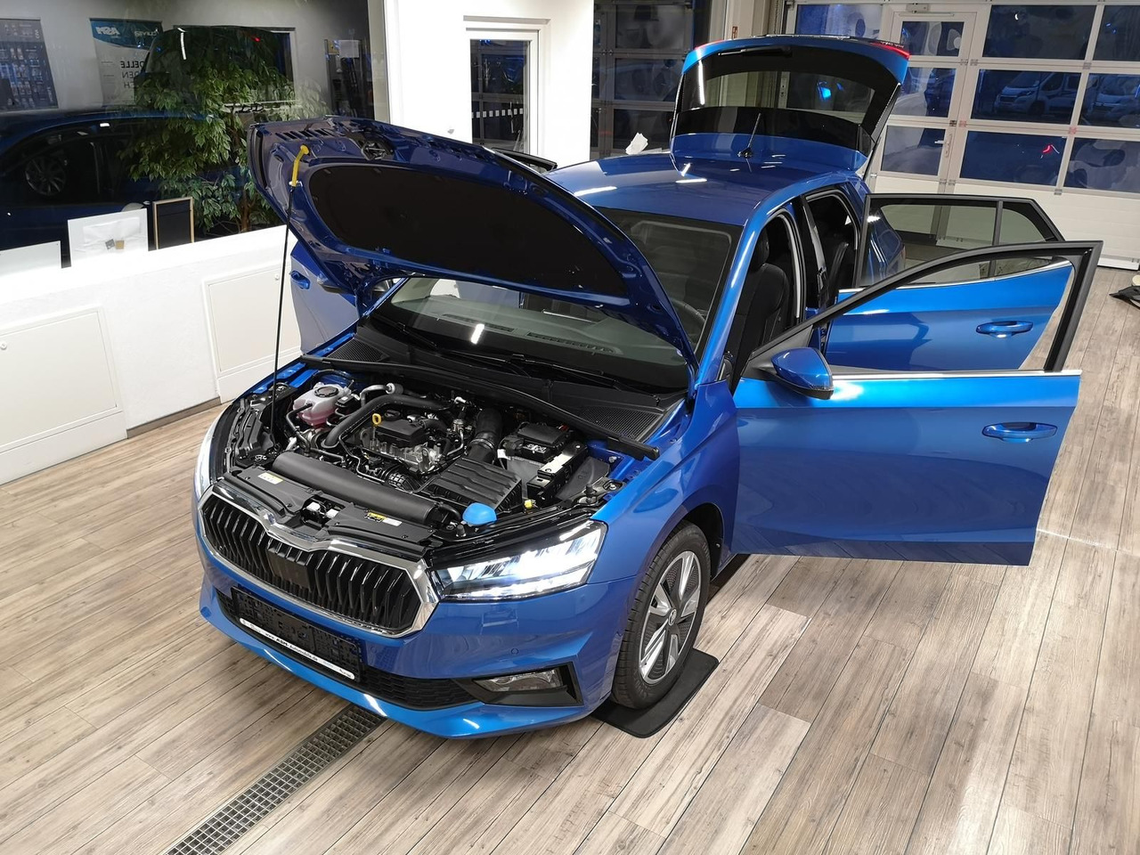 Skoda Fabia Style 1,0TSI 81 kW+R-KAM+2xPDC+LED+DAB+SHZ - Sedan: afbeelding 5 Skoda Fabia Style 1,0TSI 81 kW+R-KAM+2xPDC+LED+DAB+SHZ - Sedan: afbeelding 5