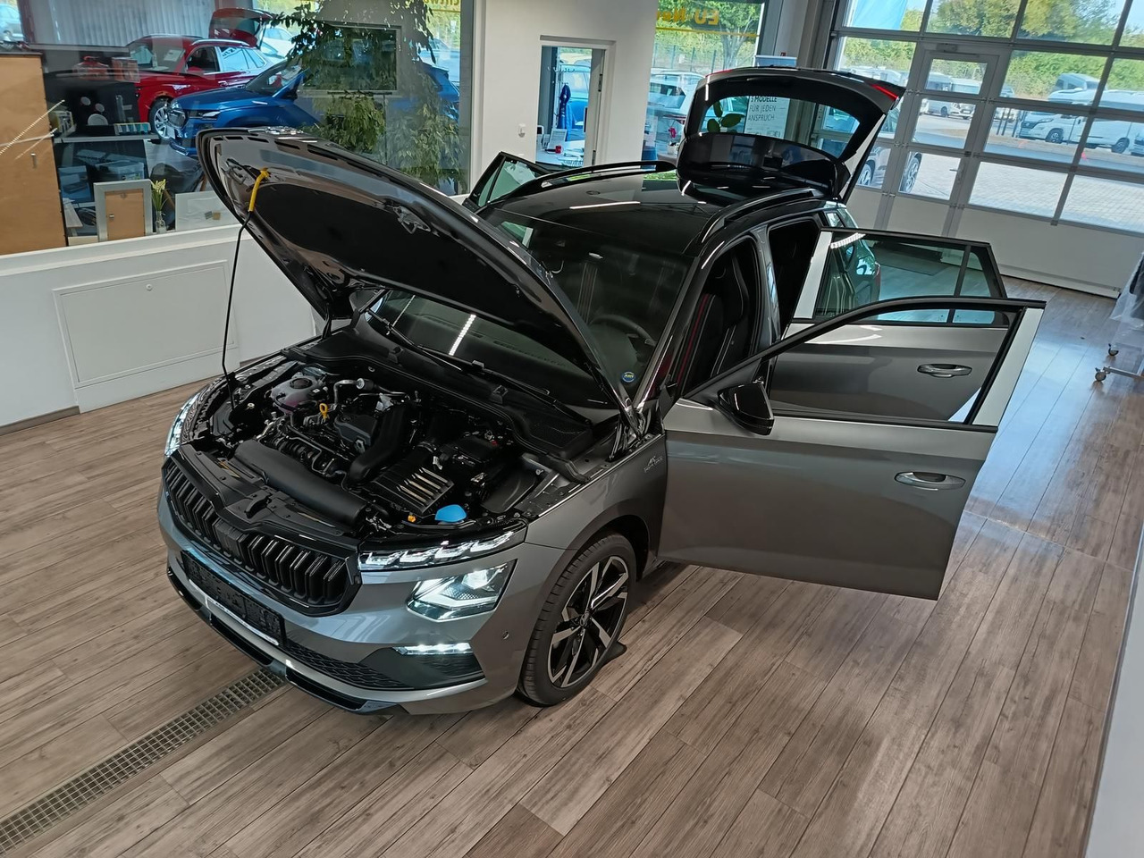 Skoda Kamiq Monte Carlo 1,5 TSI DSG*AHK*PANO*LED*ACC* - SUV: afbeelding 2 Skoda Kamiq Monte Carlo 1,5 TSI DSG*AHK*PANO*LED*ACC* - SUV: afbeelding 2