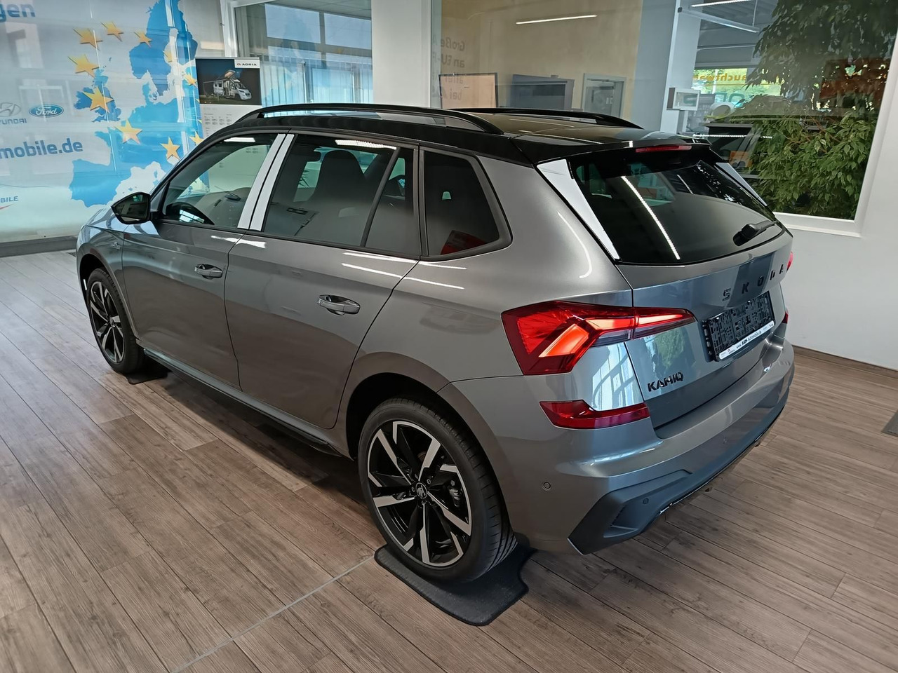 Skoda Kamiq Monte Carlo 1,5 TSI DSG*AHK*PANO*LED*ACC* - SUV: afbeelding 4 Skoda Kamiq Monte Carlo 1,5 TSI DSG*AHK*PANO*LED*ACC* - SUV: afbeelding 4