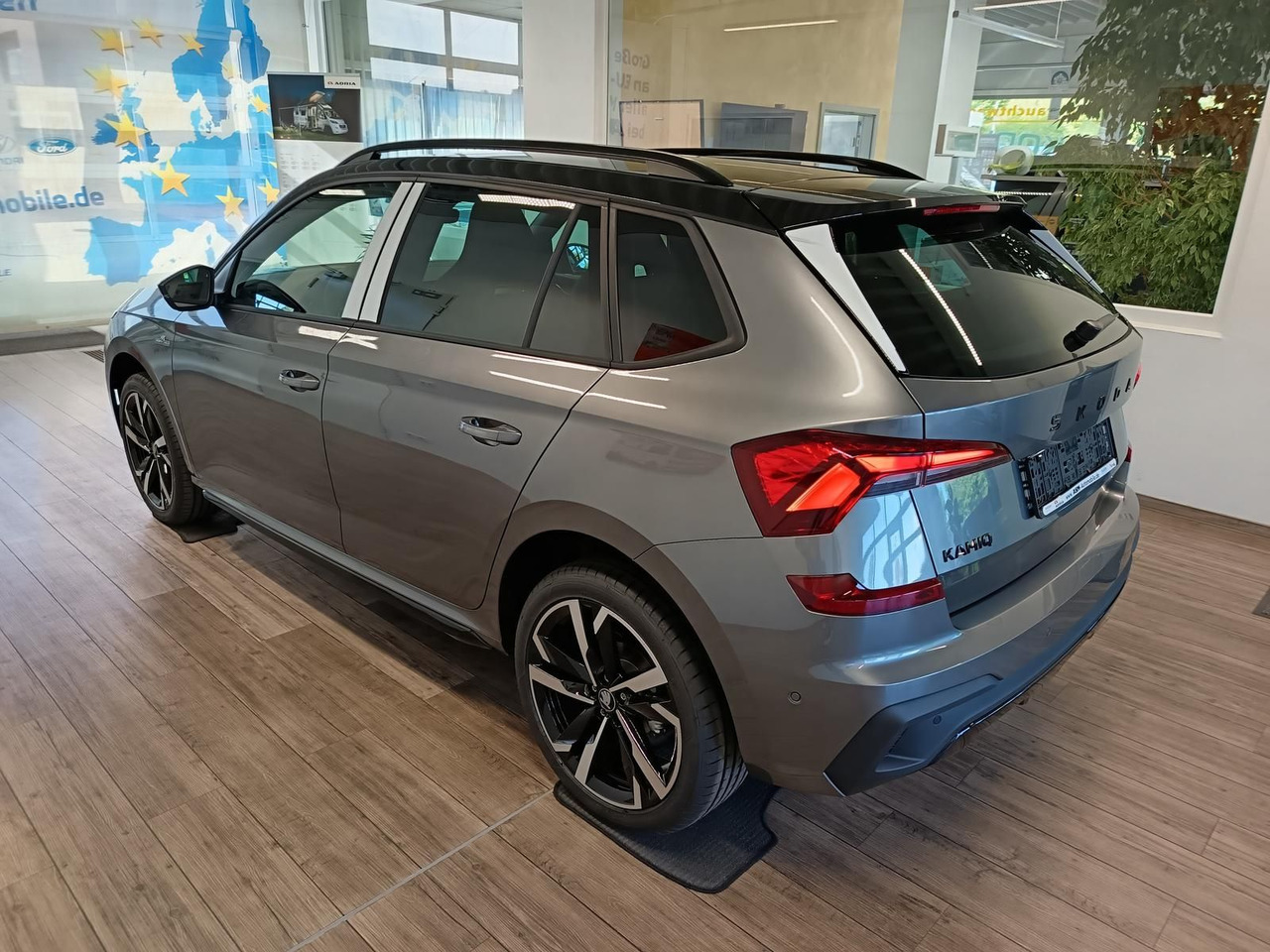 Skoda Kamiq Monte Carlo 1,5 TSI DSG*AHK*PANO*LED*ACC* - SUV: afbeelding 4 Skoda Kamiq Monte Carlo 1,5 TSI DSG*AHK*PANO*LED*ACC* - SUV: afbeelding 4