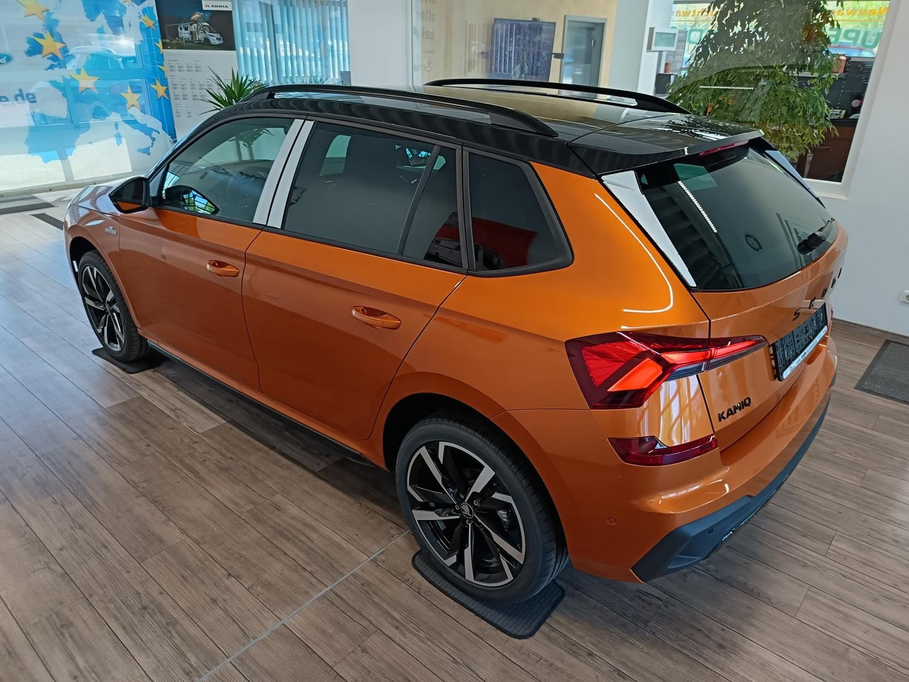 Skoda Kamiq Monte Carlo 1,5 TSI DSG*PANO*AHK*5J.GARANT - SUV: afbeelding 4 Skoda Kamiq Monte Carlo 1,5 TSI DSG*PANO*AHK*5J.GARANT - SUV: afbeelding 4