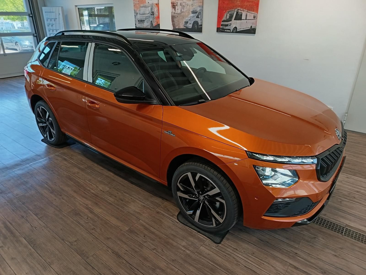 Skoda Kamiq Monte Carlo 1,5 TSI DSG*PANO*AHK*5J.GARANT - SUV: afbeelding 3 Skoda Kamiq Monte Carlo 1,5 TSI DSG*PANO*AHK*5J.GARANT - SUV: afbeelding 3