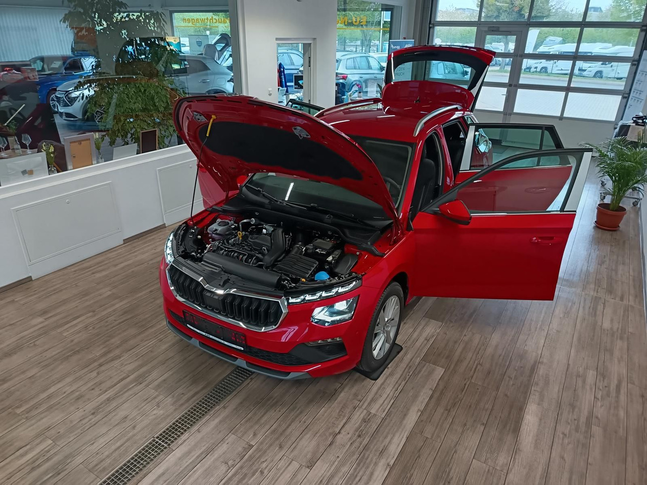 Skoda Kamiq Selection 1,5 TSI DSG*AHK*LED*5J.GARANTIE* - SUV: afbeelding 2 Skoda Kamiq Selection 1,5 TSI DSG*AHK*LED*5J.GARANTIE* - SUV: afbeelding 2