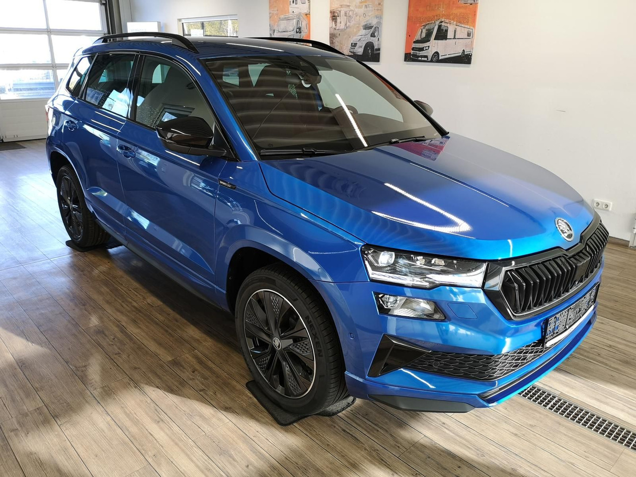 Skoda Karoq Sportline 1,5 TSI DSG*AHK*360°5J.GARANTIE* - SUV: afbeelding 3 Skoda Karoq Sportline 1,5 TSI DSG*AHK*360°5J.GARANTIE* - SUV: afbeelding 3