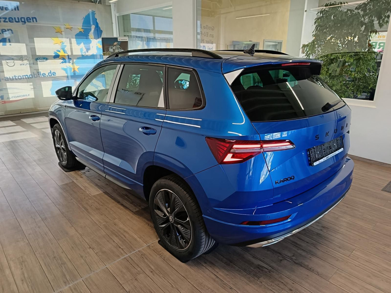 Skoda Karoq Sportline 1,5TSI DSG*AHK*360°*5J.GARANTIE* - SUV: afbeelding 4 Skoda Karoq Sportline 1,5TSI DSG*AHK*360°*5J.GARANTIE* - SUV: afbeelding 4