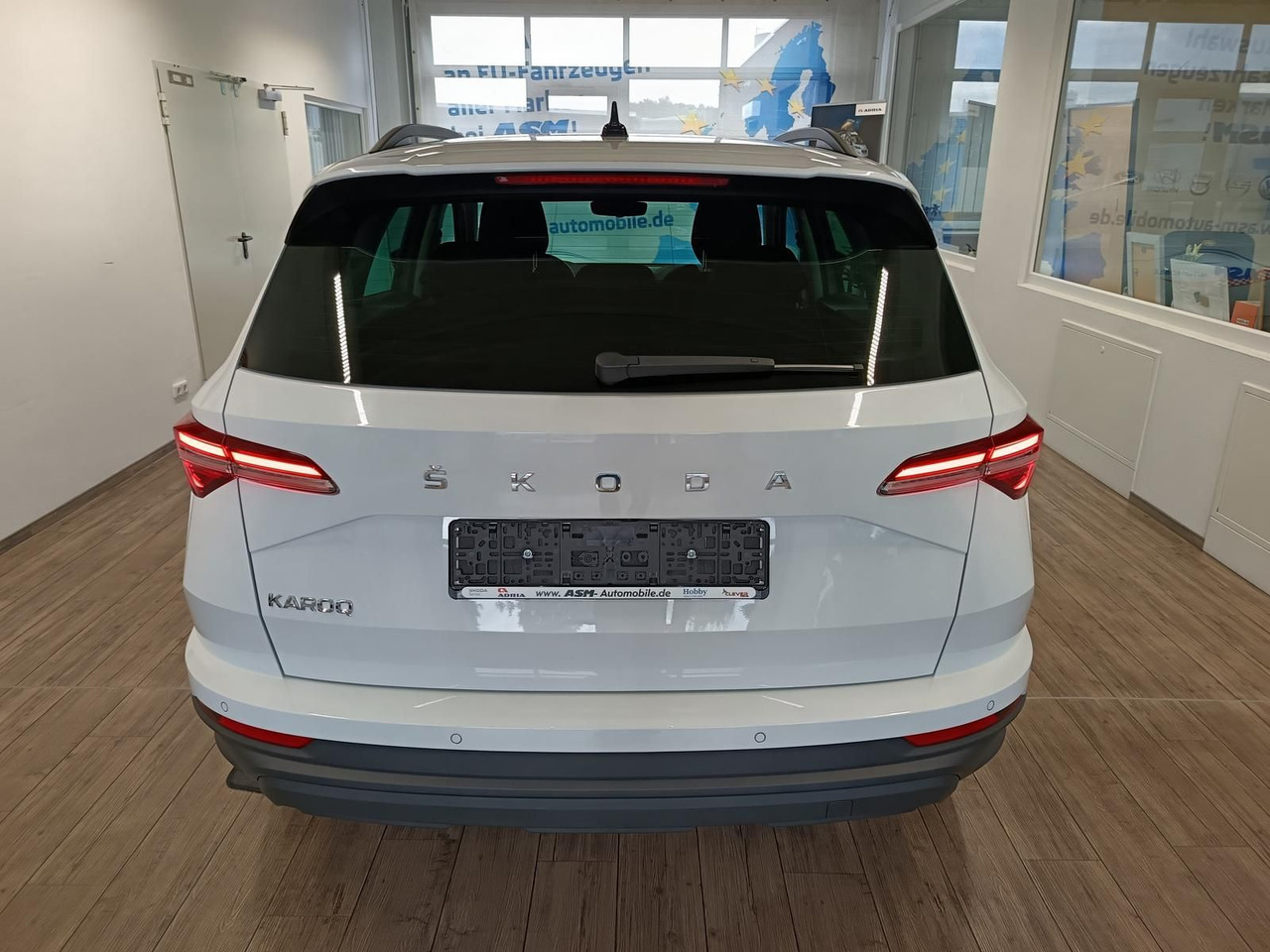 Skoda Karoq Style 1,5TSI DSG*AHK-VORBER*NAVI*LED*R-KAM - SUV: afbeelding 5 Skoda Karoq Style 1,5TSI DSG*AHK-VORBER*NAVI*LED*R-KAM - SUV: afbeelding 5