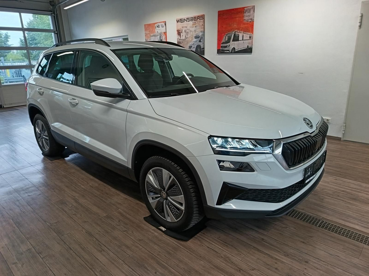 Skoda Karoq Style 1,5TSI DSG*AHK-VORBER*NAVI*LED*R-KAM - SUV: afbeelding 3 Skoda Karoq Style 1,5TSI DSG*AHK-VORBER*NAVI*LED*R-KAM - SUV: afbeelding 3