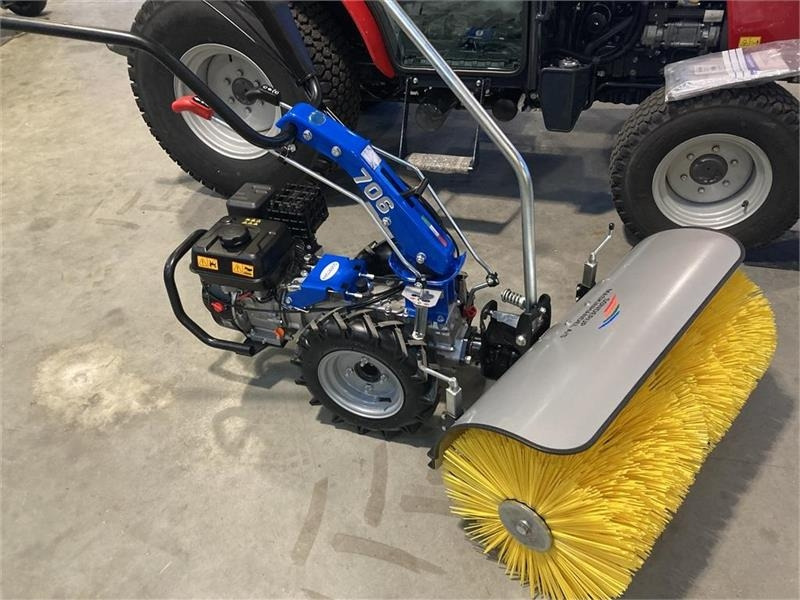 BCS 706 inkl. 80 cm fejemaskine - Gemeentelijke tractor: afbeelding 1 BCS 706 inkl. 80 cm fejemaskine - Gemeentelijke tractor: afbeelding 1