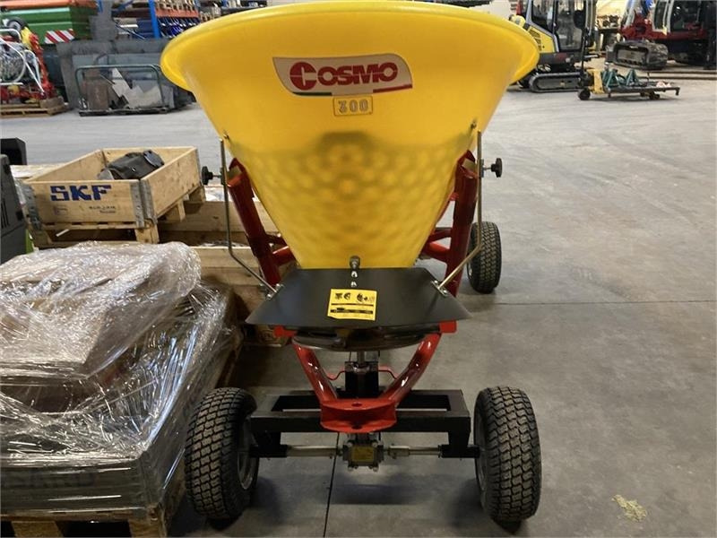 - - - Cosmo SPL300 - Zout/ Zandstrooier voor Gemeentelijke machine/ Speciaal: afbeelding 2 - - - Cosmo SPL300 - Zout/ Zandstrooier voor Gemeentelijke machine/ Speciaal: afbeelding 2