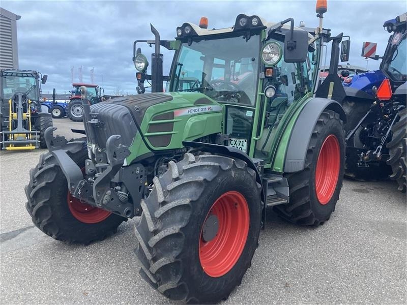 Fendt 211 Vario TMS - Tractor: afbeelding 2 Fendt 211 Vario TMS - Tractor: afbeelding 2