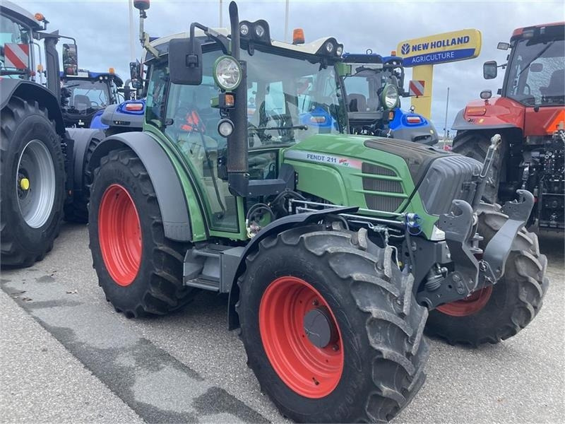 Fendt 211 Vario TMS - Tractor: afbeelding 1 Fendt 211 Vario TMS - Tractor: afbeelding 1