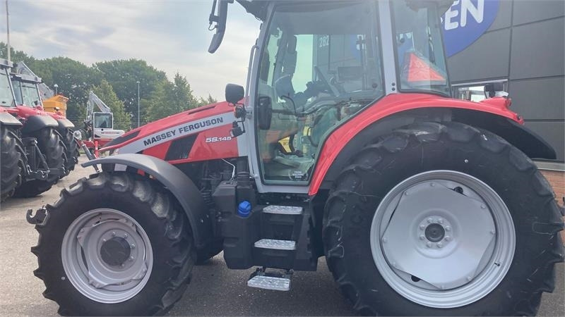 Massey Ferguson 5S.145 Exclusive Dyna-6 Exclusive  - Tractor: afbeelding 5 Massey Ferguson 5S.145 Exclusive Dyna-6 Exclusive  - Tractor: afbeelding 5
