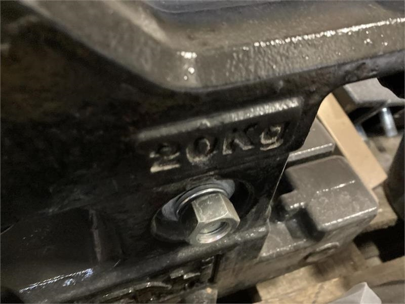 New Holland Boomer til 35-40-50-55 - Tegenwicht: afbeelding 5 New Holland Boomer til 35-40-50-55 - Tegenwicht: afbeelding 5