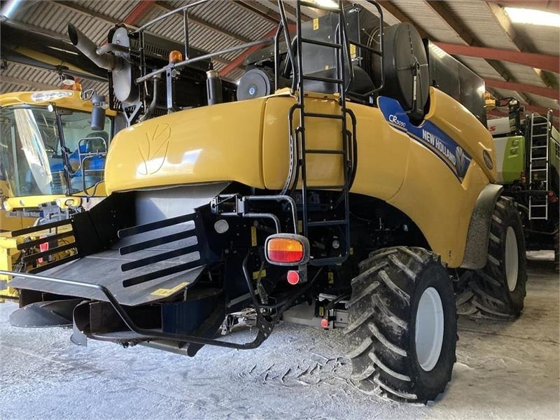 New Holland CR9090 35 fod VF bord og 4wd mm. - Maaidorser: afbeelding 3 New Holland CR9090 35 fod VF bord og 4wd mm. - Maaidorser: afbeelding 3