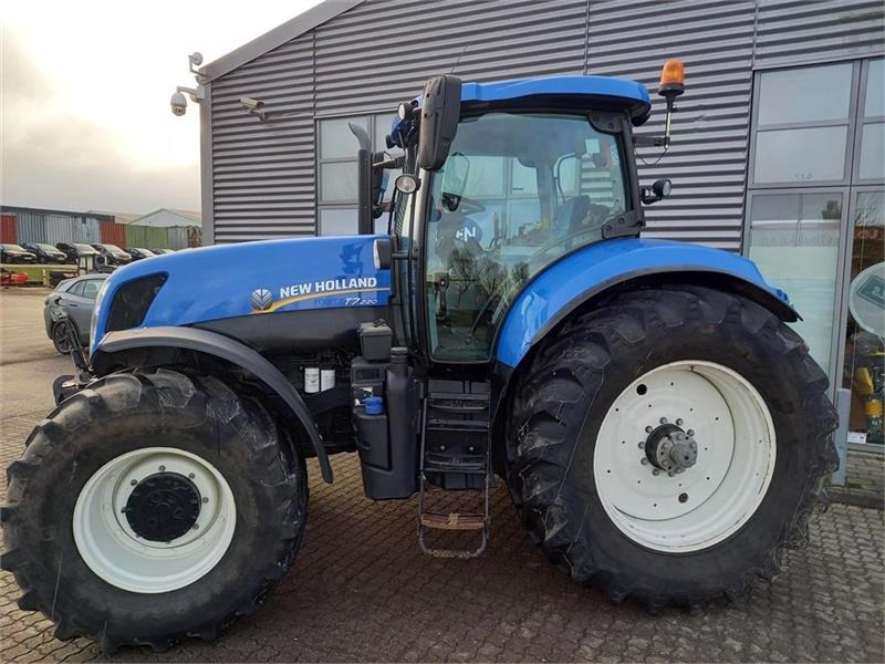 New Holland T7.220 - Tractor: afbeelding 2 New Holland T7.220 - Tractor: afbeelding 2
