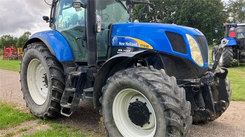 New Holland T7030 - Tractor: afbeelding 4 New Holland T7030 - Tractor: afbeelding 4
