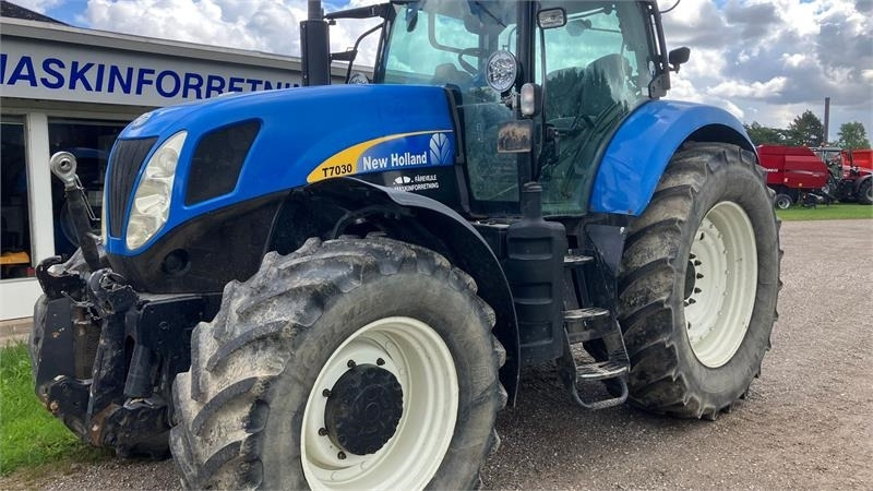 New Holland T7030 - Tractor: afbeelding 2 New Holland T7030 - Tractor: afbeelding 2