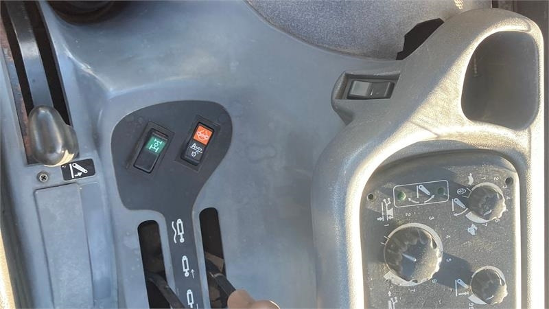 Leasing New Holland TS115  New Holland TS115: afbeelding 7