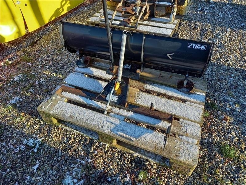 - - - Stiga 120 Cm til Stiga Park. - Sneeuwschuif voor Landbouwmachine: afbeelding 3 - - - Stiga 120 Cm til Stiga Park. - Sneeuwschuif voor Landbouwmachine: afbeelding 3