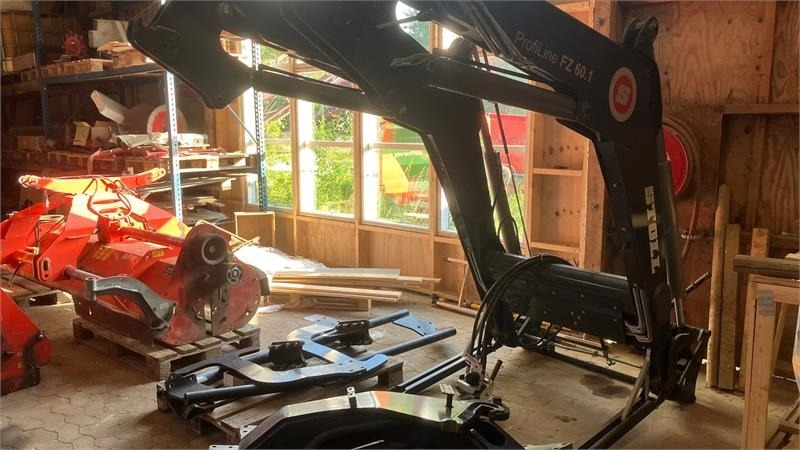 Stoll FZ 60,1 3 ventil og dæmpning Med beslag for NH T7. - Voorlader voor tractor: afbeelding 2 Stoll FZ 60,1 3 ventil og dæmpning Med beslag for NH T7. - Voorlader voor tractor: afbeelding 2
