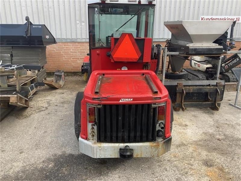 Timan Tool-Trac 245 - Gemeentelijke tractor: afbeelding 4 Timan Tool-Trac 245 - Gemeentelijke tractor: afbeelding 4