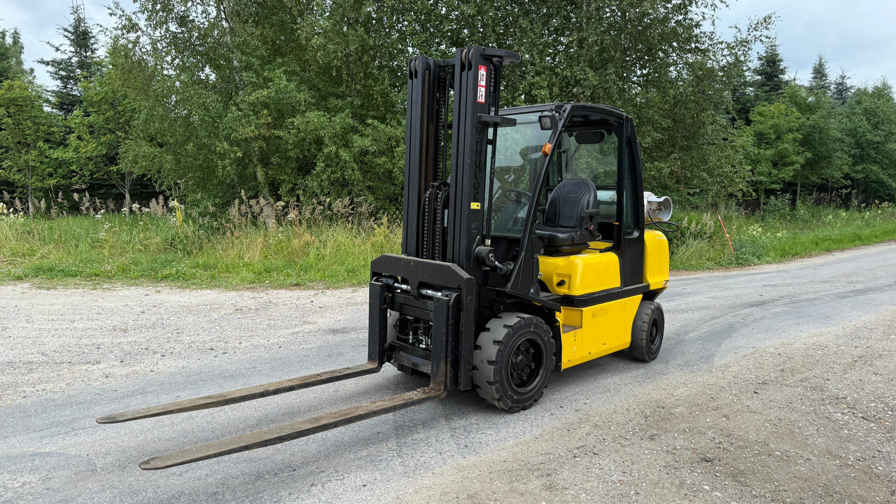 Nissan DX30 - Diesel heftruck: afbeelding 1 Nissan DX30 - Diesel heftruck: afbeelding 1