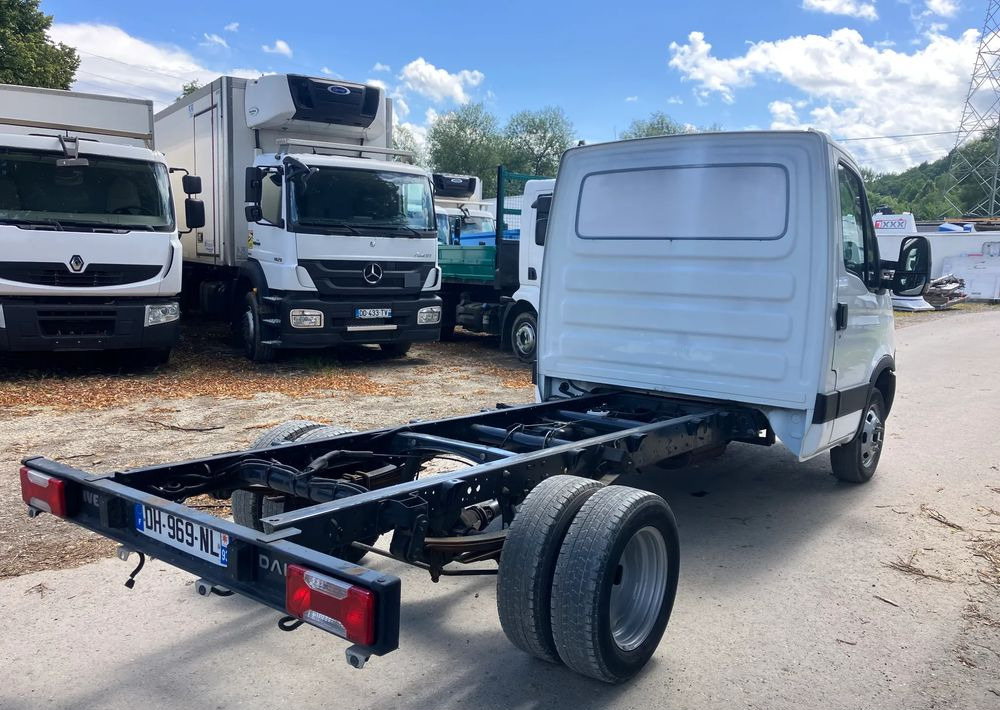Iveco DAILY 35C13 ramo do zabudowy kiper wywrotka - Chassis vrachtwagen: afbeelding 3 Iveco DAILY 35C13 ramo do zabudowy kiper wywrotka - Chassis vrachtwagen: afbeelding 3