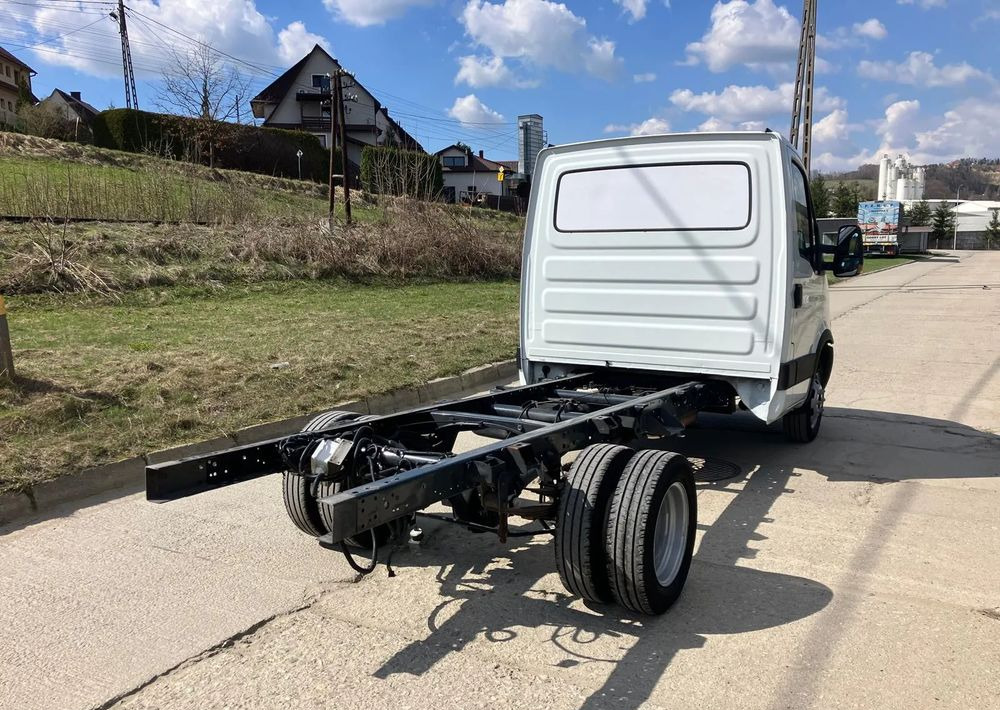 Iveco DAILY 35C13 ramo do zabudowy kiper wywrotka - Chassis vrachtwagen: afbeelding 2 Iveco DAILY 35C13 ramo do zabudowy kiper wywrotka - Chassis vrachtwagen: afbeelding 2