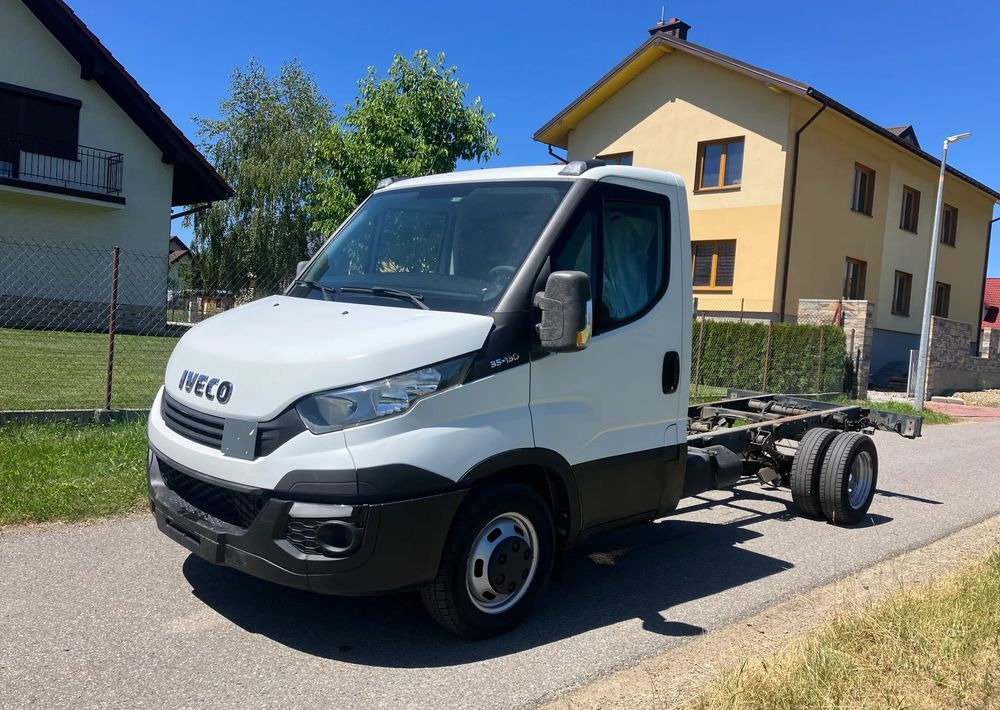 Iveco DAILY 35C13 ramo do zabudowy kiper wywrotka - Chassis vrachtwagen: afbeelding 1 Iveco DAILY 35C13 ramo do zabudowy kiper wywrotka - Chassis vrachtwagen: afbeelding 1